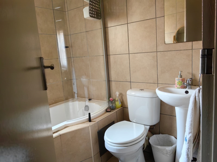 2 Bedroom Property for Sale in Kibler Park Gauteng