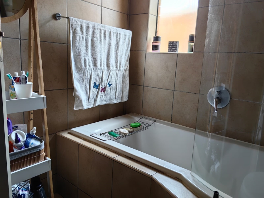 2 Bedroom Property for Sale in Kibler Park Gauteng