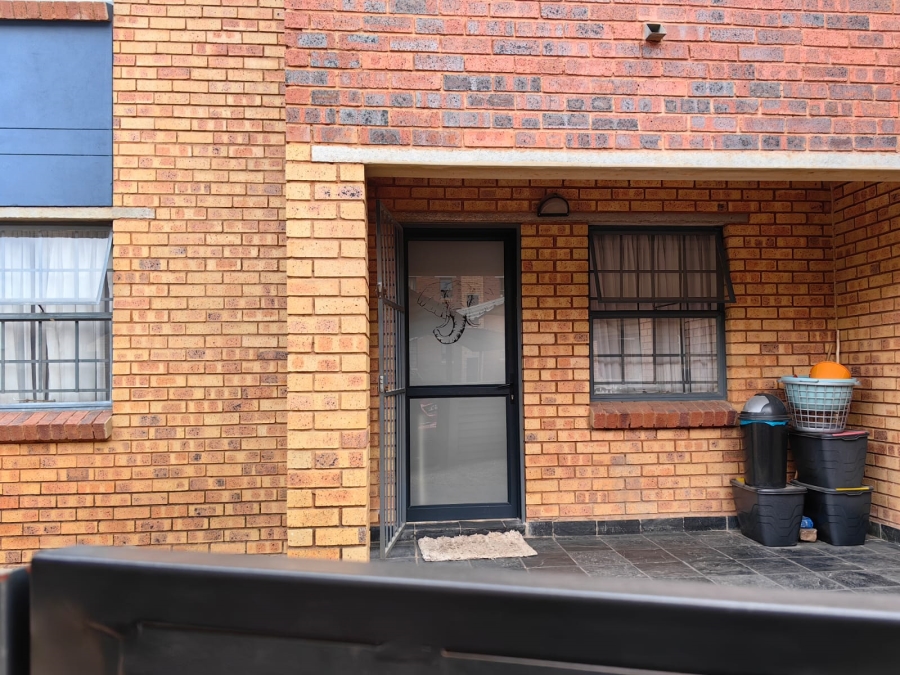 2 Bedroom Property for Sale in Kibler Park Gauteng