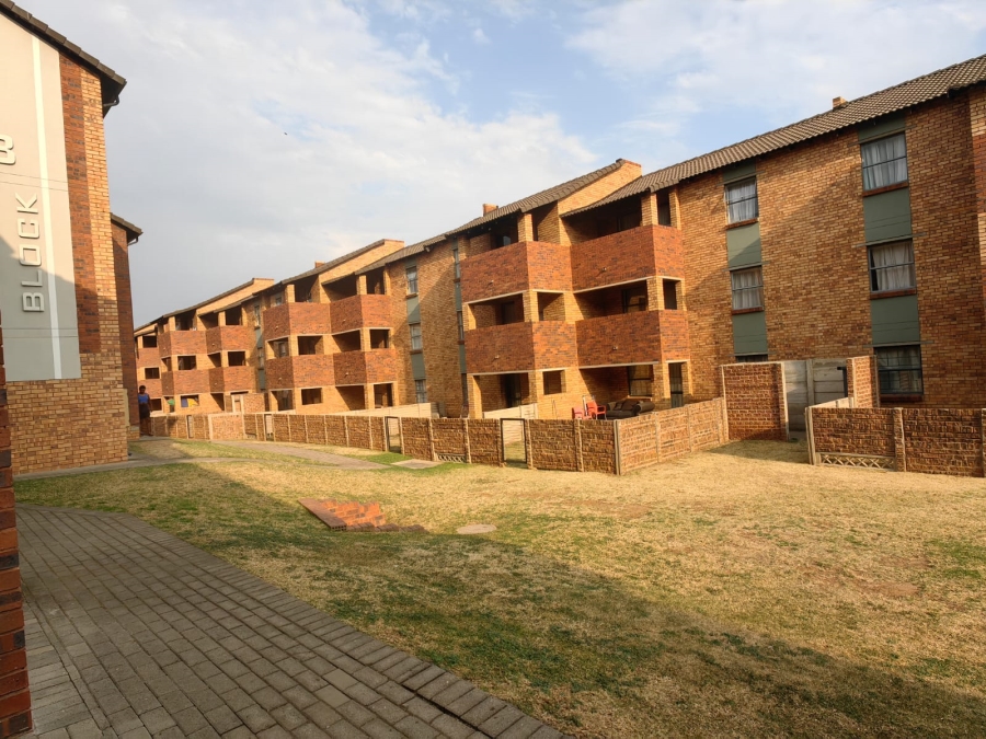 2 Bedroom Property for Sale in Kibler Park Gauteng