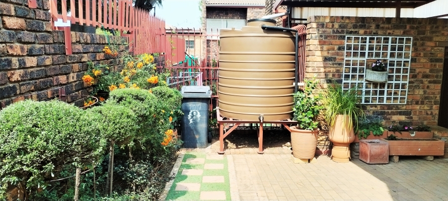 4 Bedroom Property for Sale in Rant En Dal Gauteng