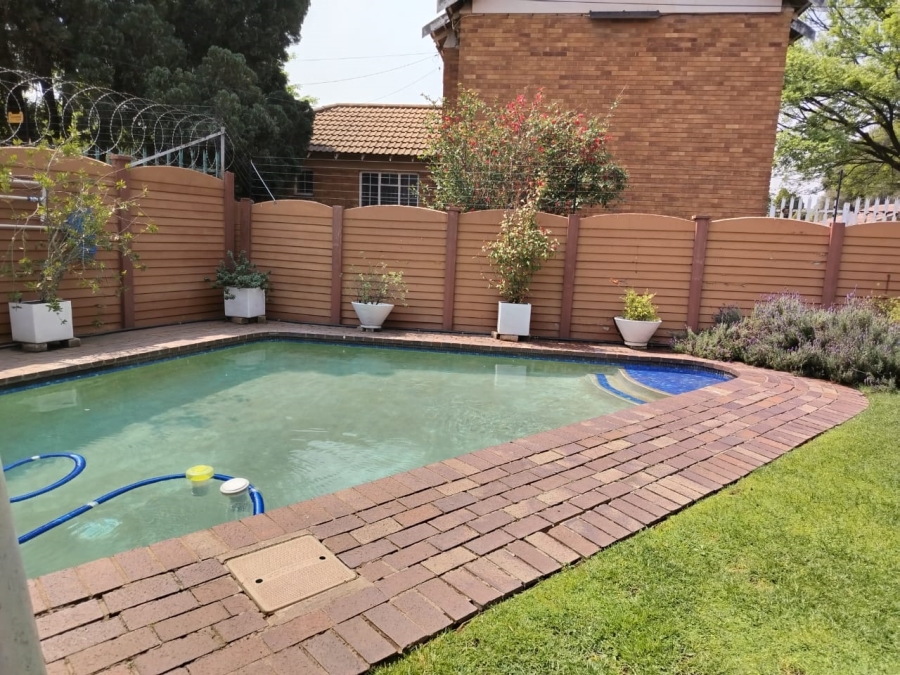4 Bedroom Property for Sale in Three Rivers Proper Gauteng