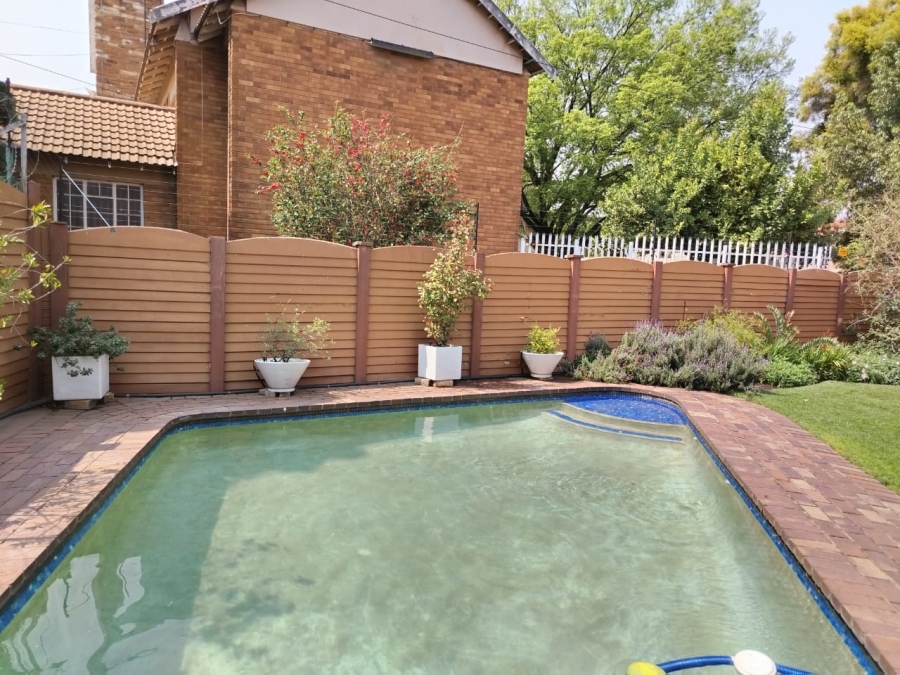 4 Bedroom Property for Sale in Three Rivers Proper Gauteng