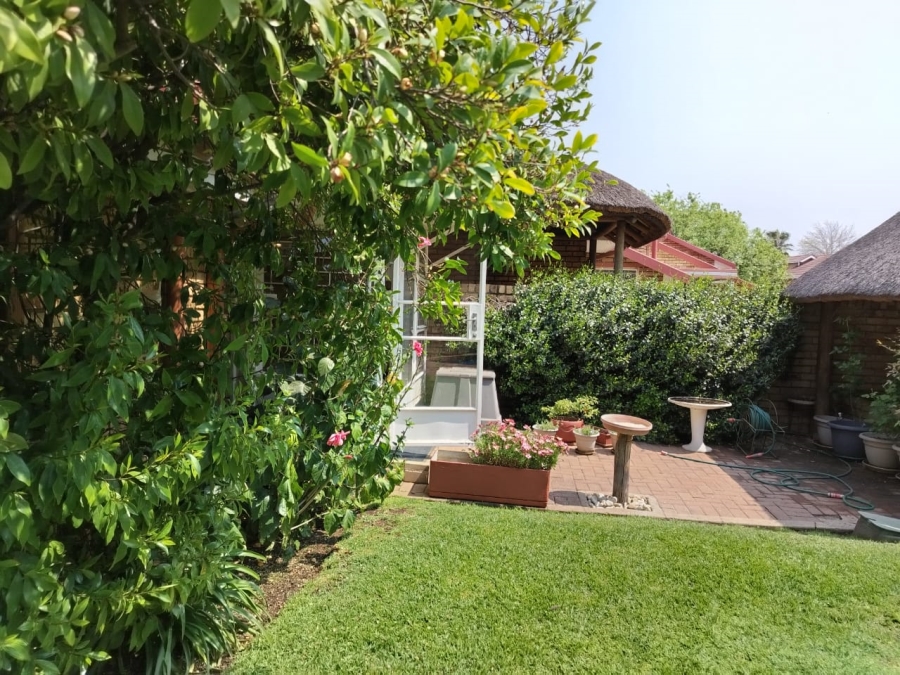 4 Bedroom Property for Sale in Three Rivers Proper Gauteng