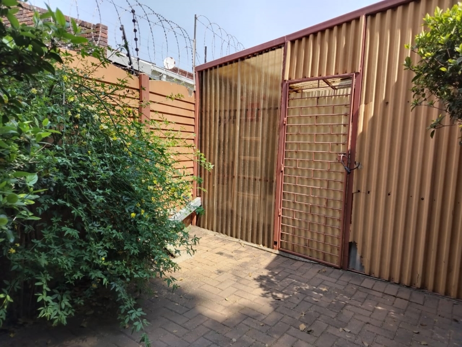 4 Bedroom Property for Sale in Three Rivers Proper Gauteng