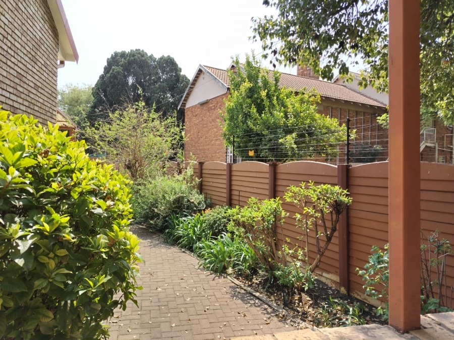 4 Bedroom Property for Sale in Three Rivers Proper Gauteng