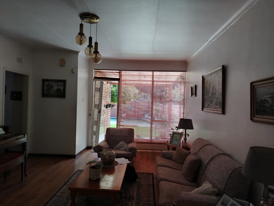 4 Bedroom Property for Sale in Three Rivers Proper Gauteng