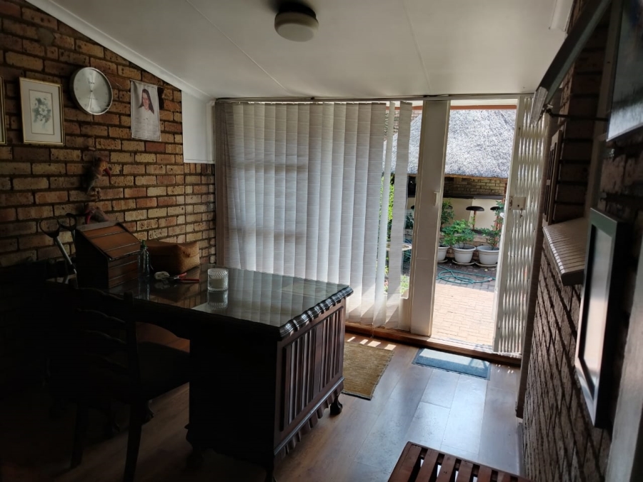 4 Bedroom Property for Sale in Three Rivers Proper Gauteng