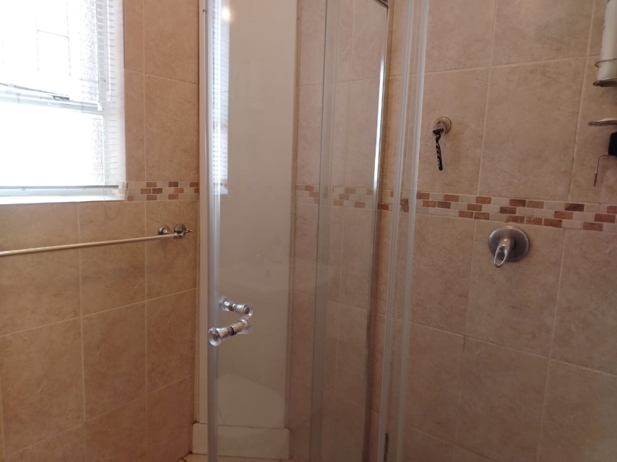 4 Bedroom Property for Sale in Three Rivers Proper Gauteng