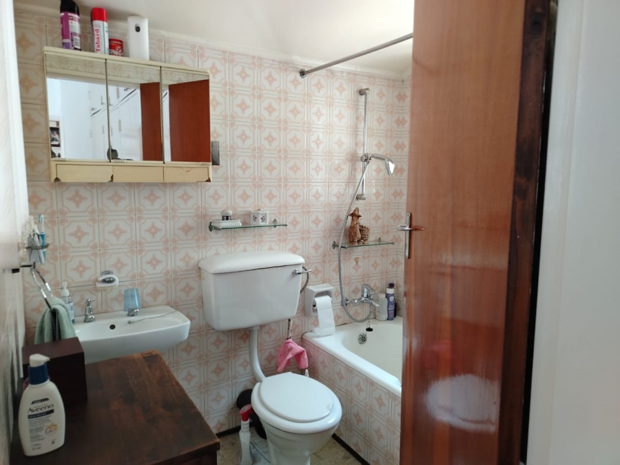 4 Bedroom Property for Sale in Three Rivers Proper Gauteng