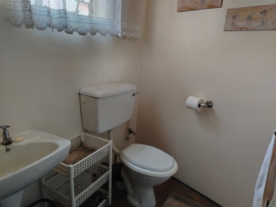 4 Bedroom Property for Sale in Three Rivers Proper Gauteng