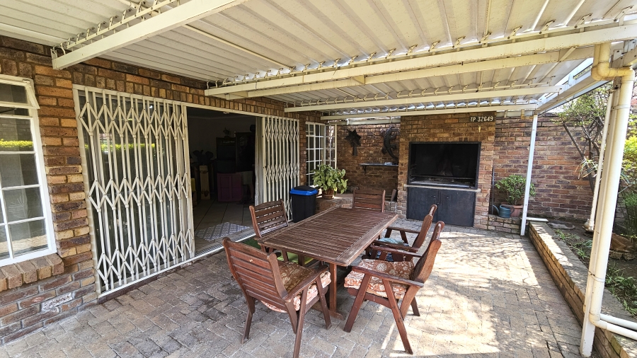 2 Bedroom Property for Sale in Moreleta Park Gauteng