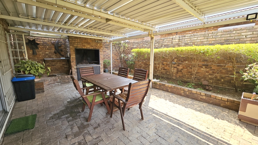 2 Bedroom Property for Sale in Moreleta Park Gauteng