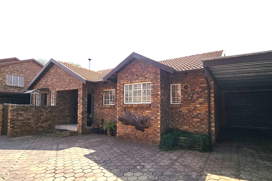 2 Bedroom Property for Sale in Moreleta Park Gauteng