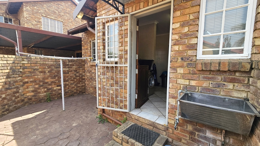 2 Bedroom Property for Sale in Moreleta Park Gauteng