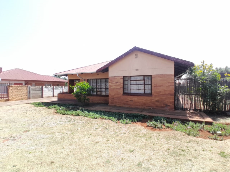 3 Bedroom Property for Sale in Carletonville Central Gauteng
