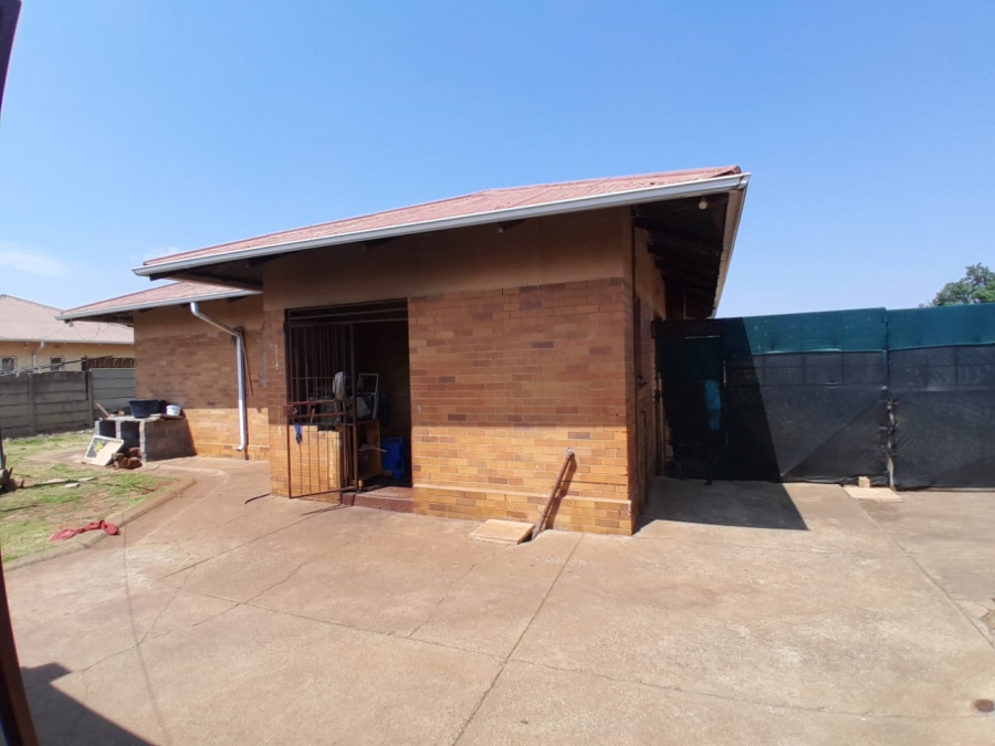 3 Bedroom Property for Sale in Carletonville Central Gauteng