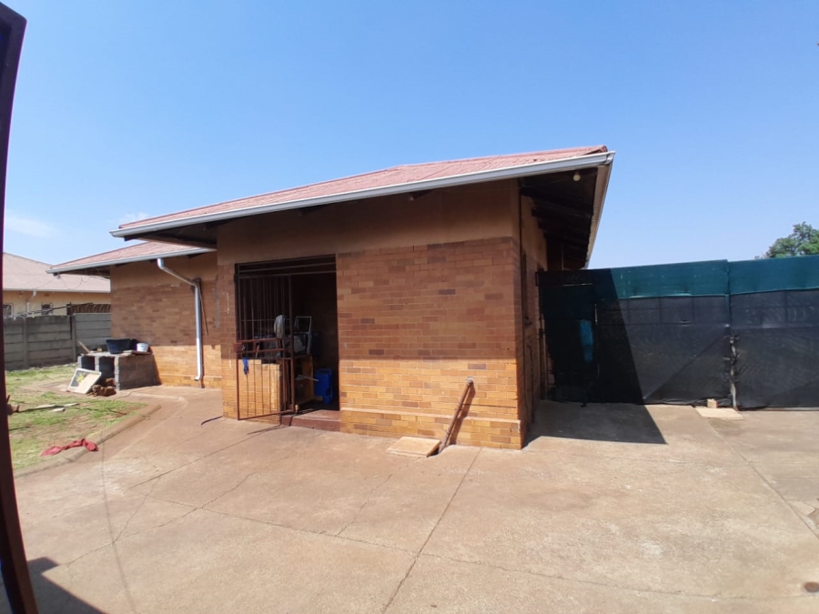 3 Bedroom Property for Sale in Carletonville Central Gauteng