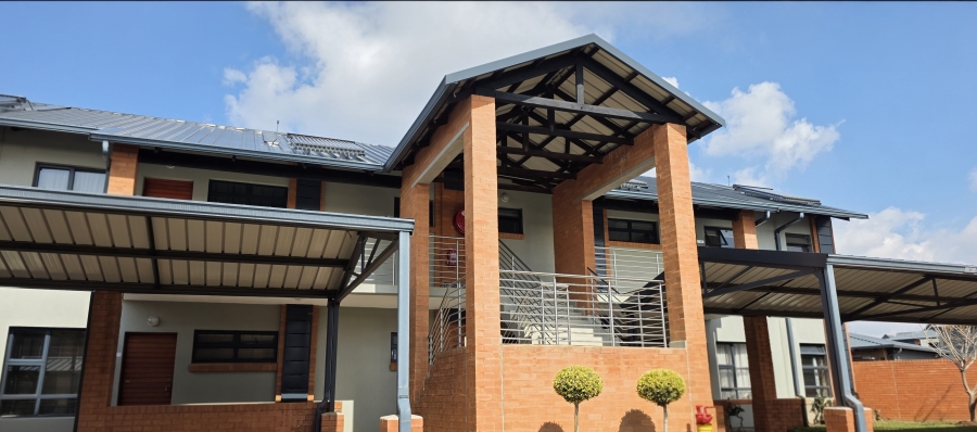 2 Bedroom Property for Sale in Six Fountains Estate Gauteng