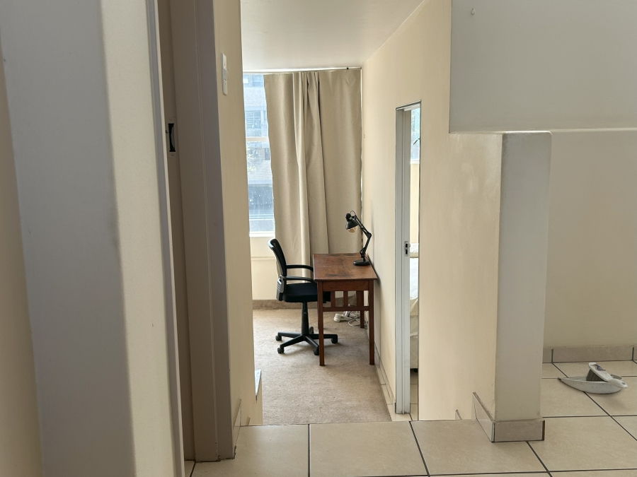1 Bedroom Property for Sale in The Gardens Gauteng