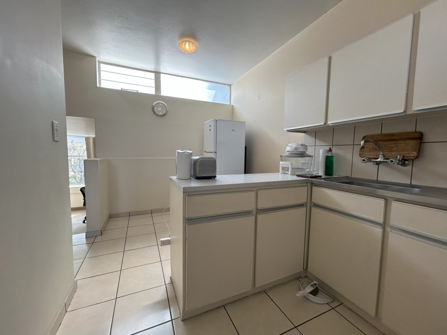 1 Bedroom Property for Sale in The Gardens Gauteng