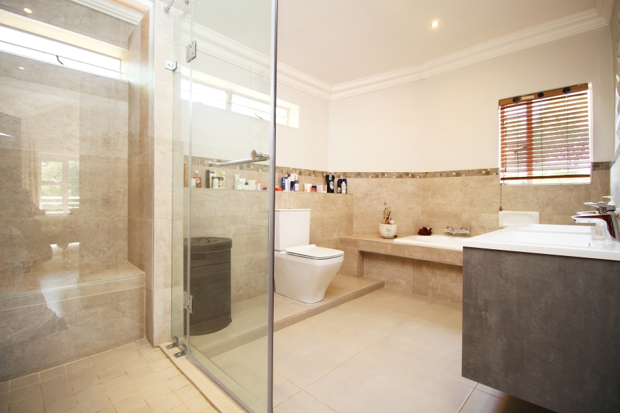 5 Bedroom Property for Sale in Houghton Estate Gauteng