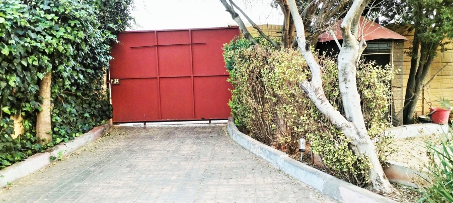 4 Bedroom Property for Sale in Dan Pienaarville Gauteng