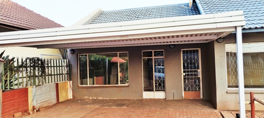 4 Bedroom Property for Sale in Dan Pienaarville Gauteng
