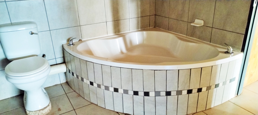 4 Bedroom Property for Sale in Dan Pienaarville Gauteng