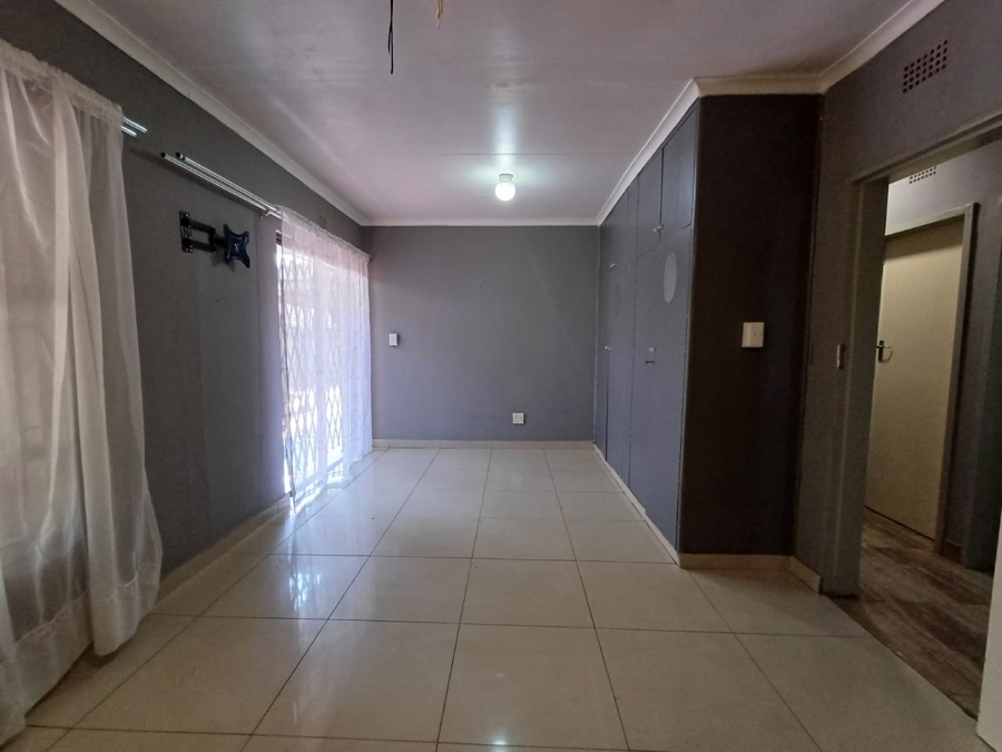 3 Bedroom Property for Sale in Krugersrus Gauteng