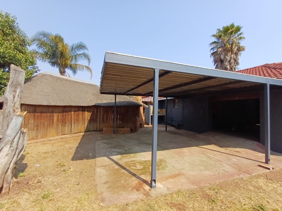 3 Bedroom Property for Sale in Krugersrus Gauteng