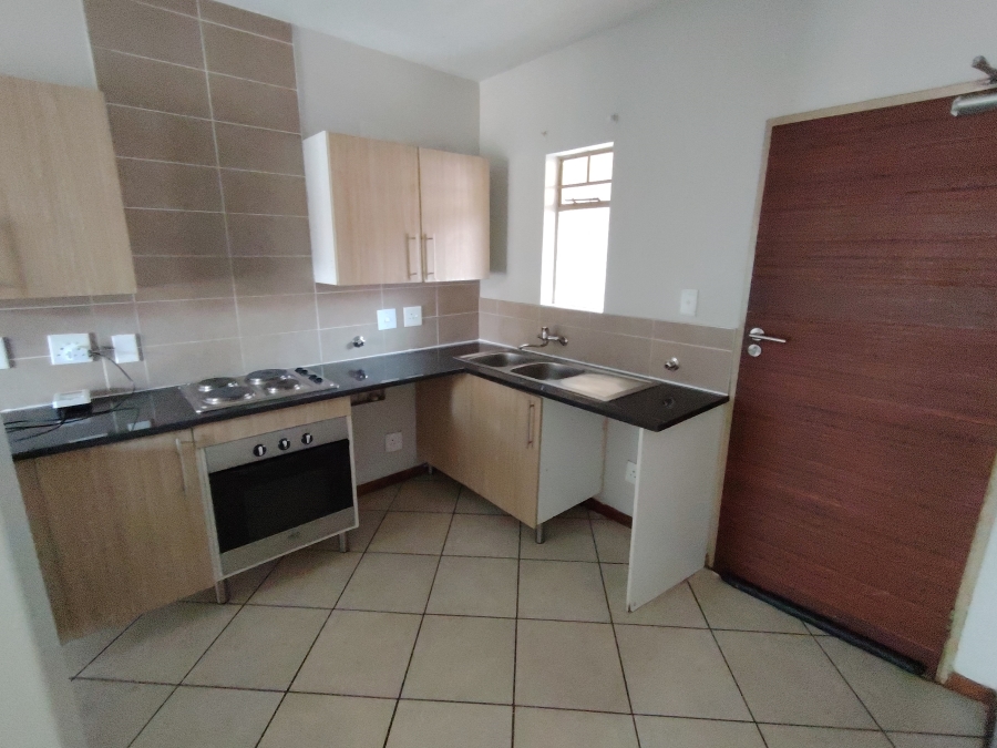 2 Bedroom Property for Sale in Monavoni Gauteng