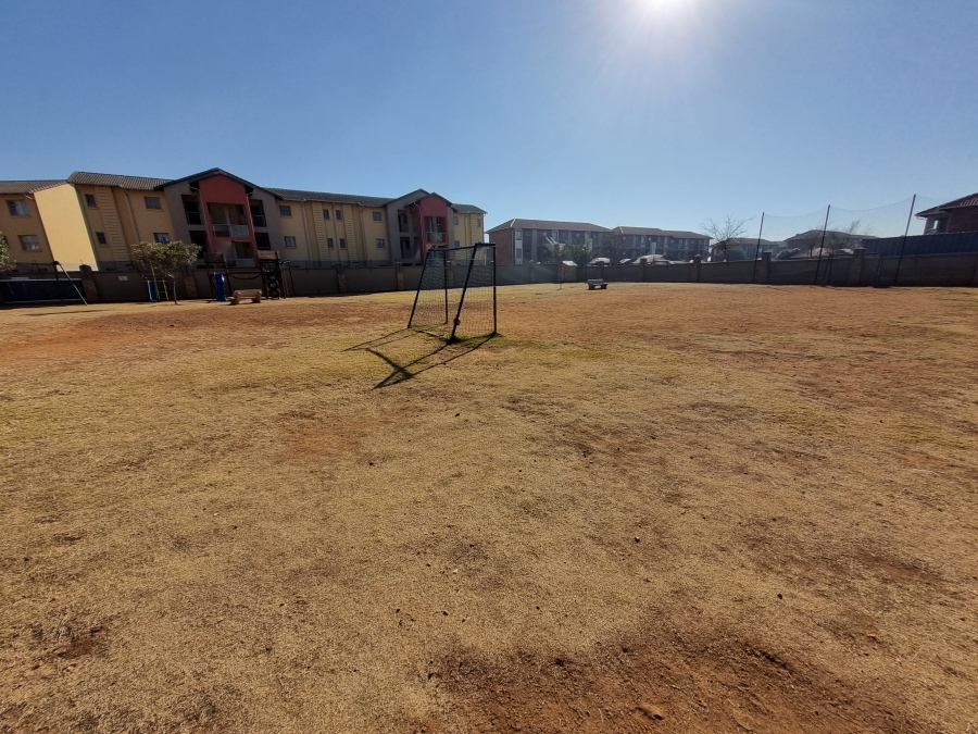 2 Bedroom Property for Sale in Monavoni Gauteng