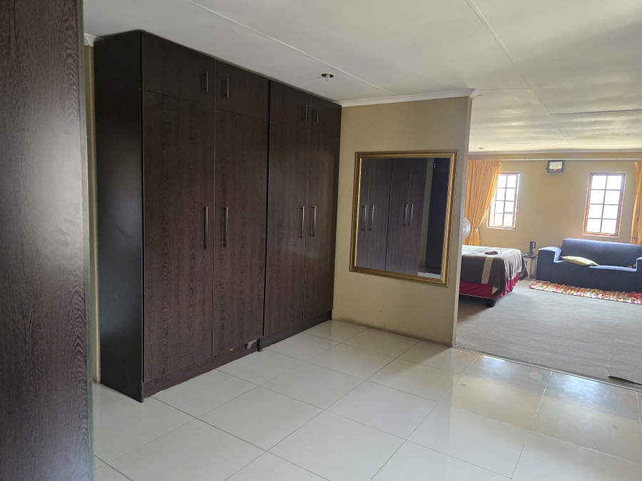 7 Bedroom Property for Sale in Cultura Park Gauteng
