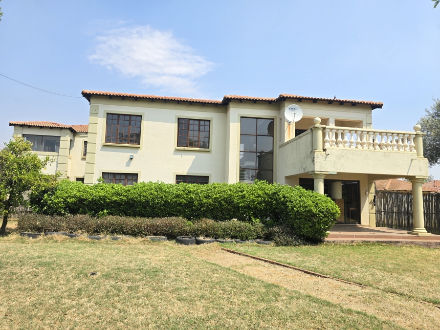 7 Bedroom Property for Sale in Cultura Park Gauteng
