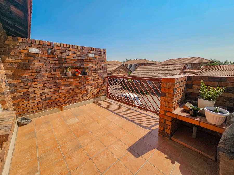 2 Bedroom Property for Sale in Highveld Gauteng