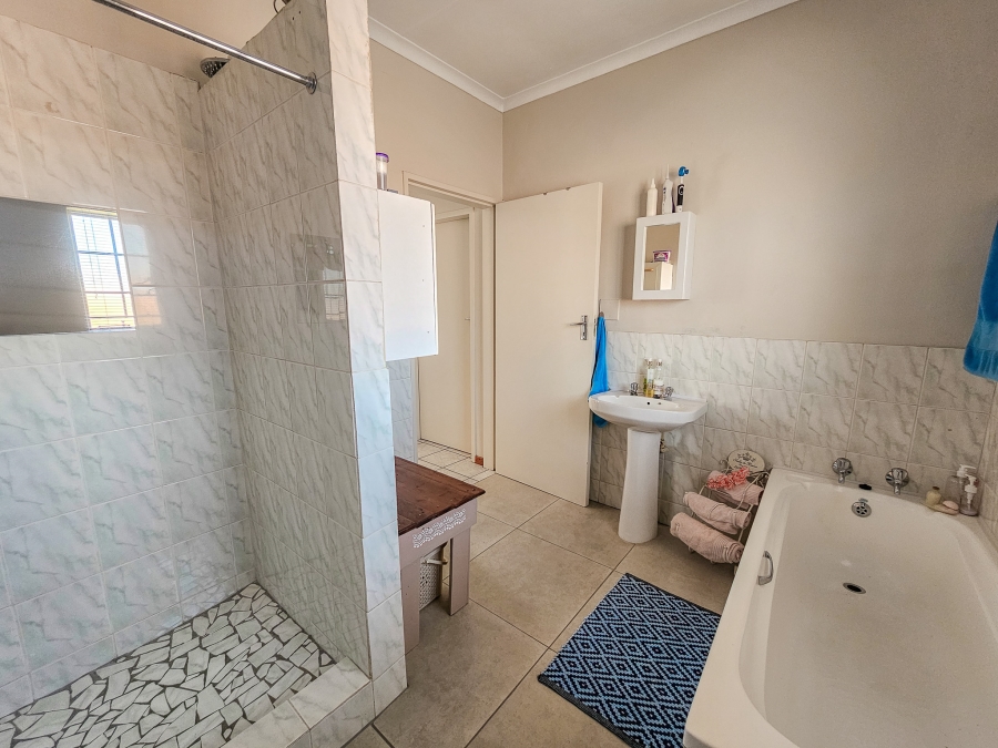 2 Bedroom Property for Sale in Highveld Gauteng