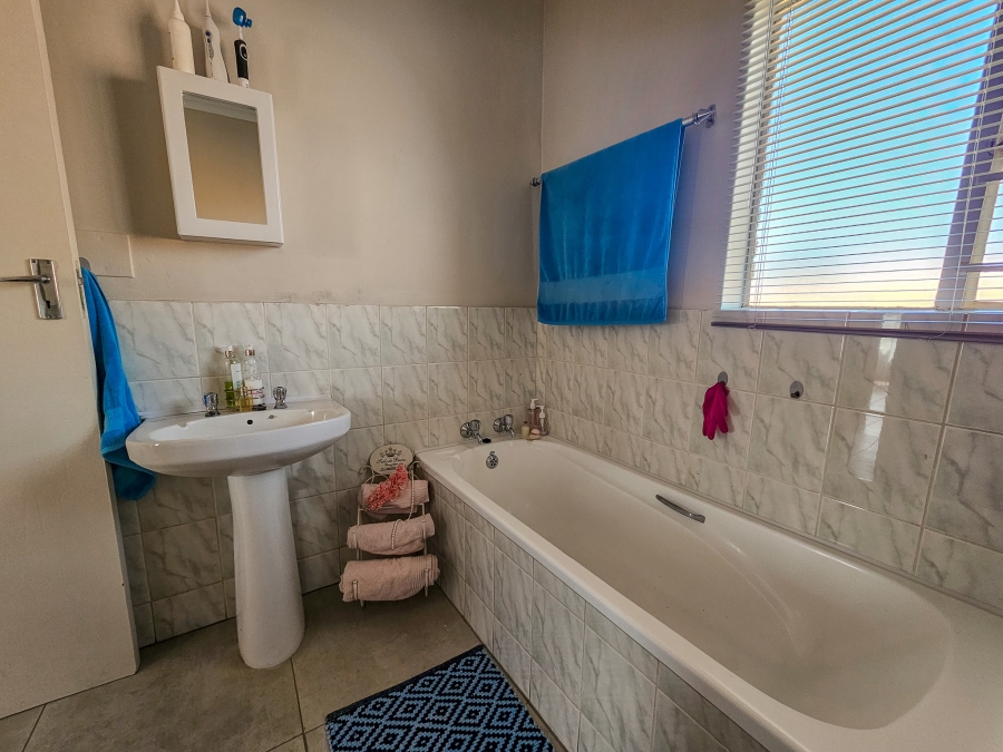 2 Bedroom Property for Sale in Highveld Gauteng
