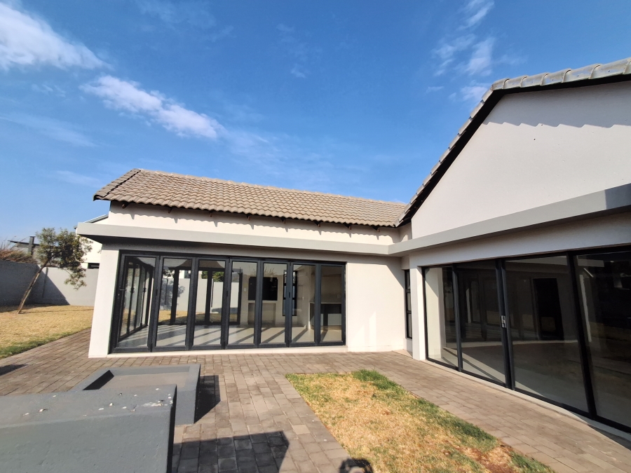 4 Bedroom Property for Sale in Midstream Meadows Gauteng