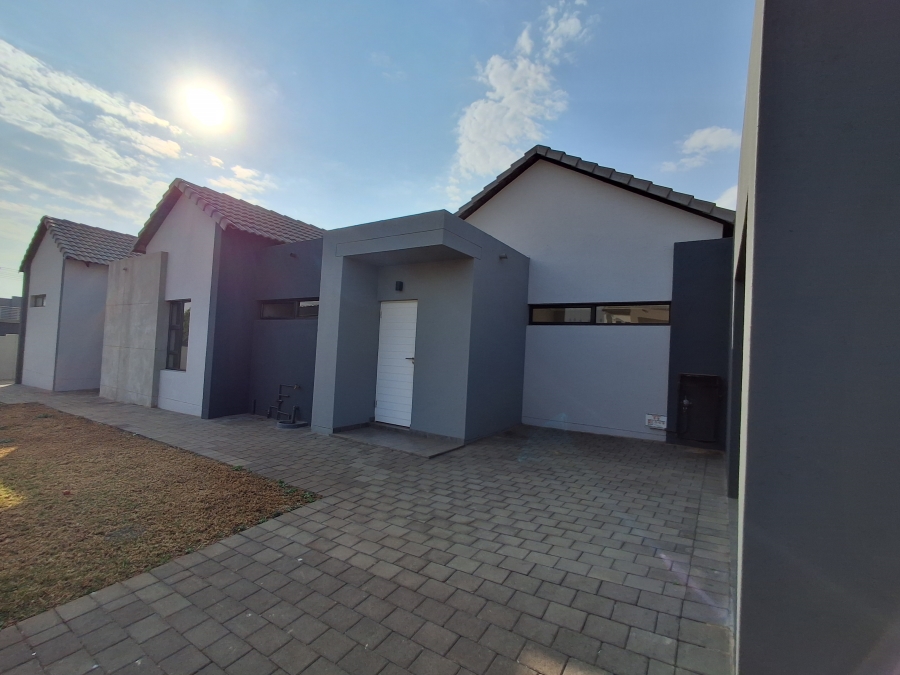 4 Bedroom Property for Sale in Midstream Meadows Gauteng