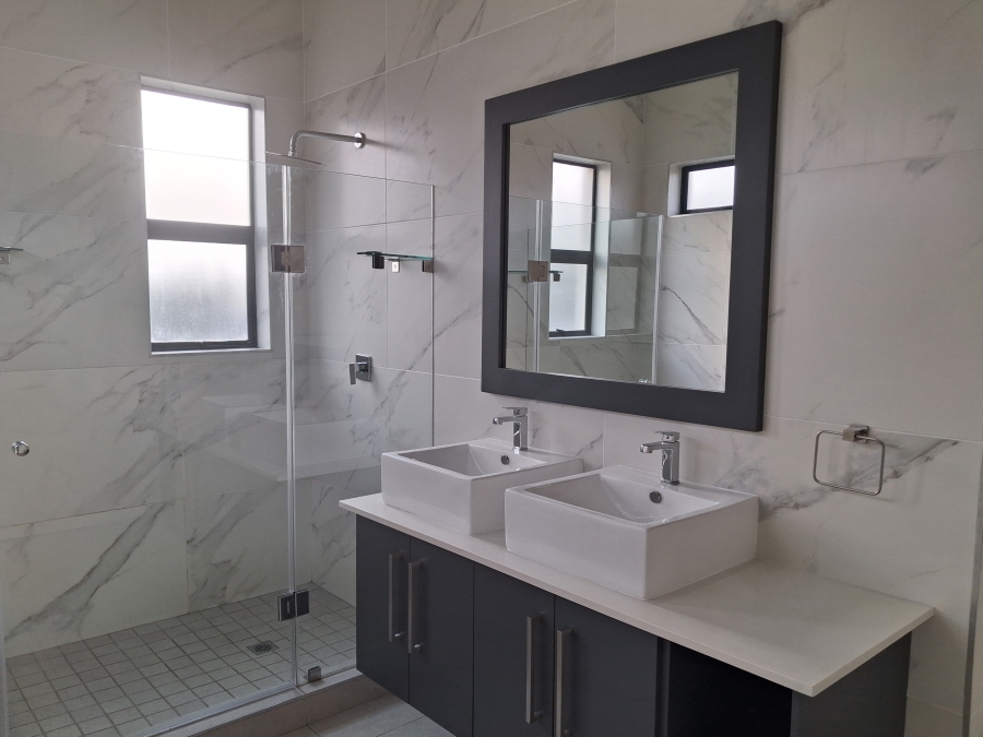 4 Bedroom Property for Sale in Midstream Meadows Gauteng