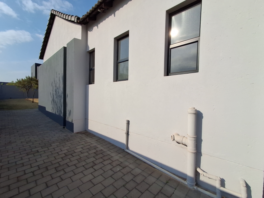 4 Bedroom Property for Sale in Midstream Meadows Gauteng