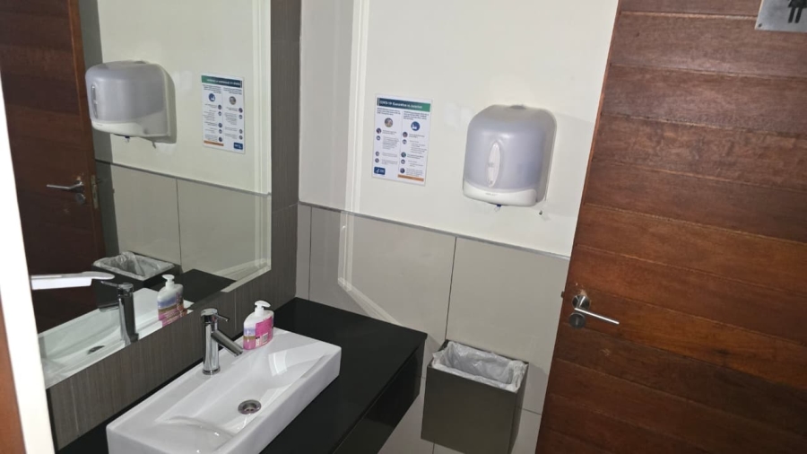 To Let commercial Property for Rent in Die Hoewes Gauteng