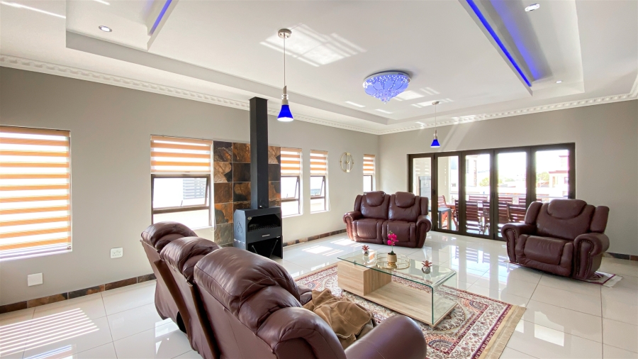5 Bedroom Property for Sale in Blue Valley Golf Estate Gauteng