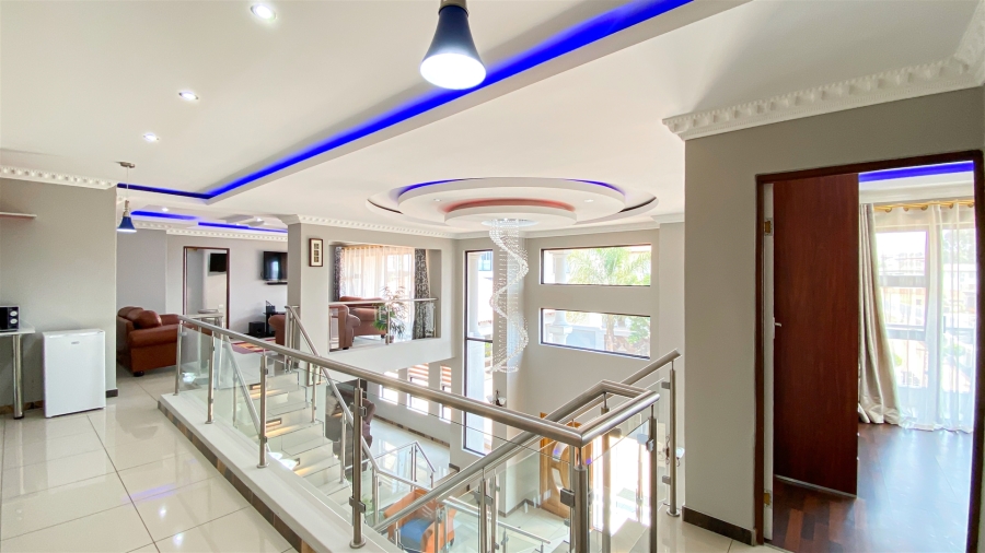 5 Bedroom Property for Sale in Blue Valley Golf Estate Gauteng