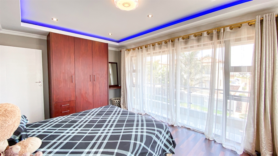 5 Bedroom Property for Sale in Blue Valley Golf Estate Gauteng