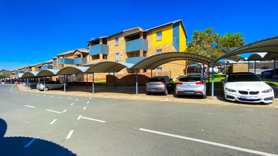 2 Bedroom Property for Sale in Erand Gardens Gauteng