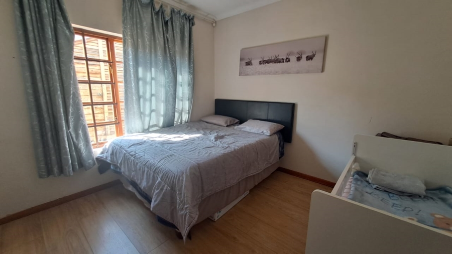 2 Bedroom Property for Sale in Blue Hills Gauteng