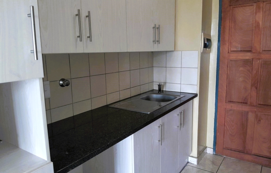 2 Bedroom Property for Sale in Noordwyk Gauteng