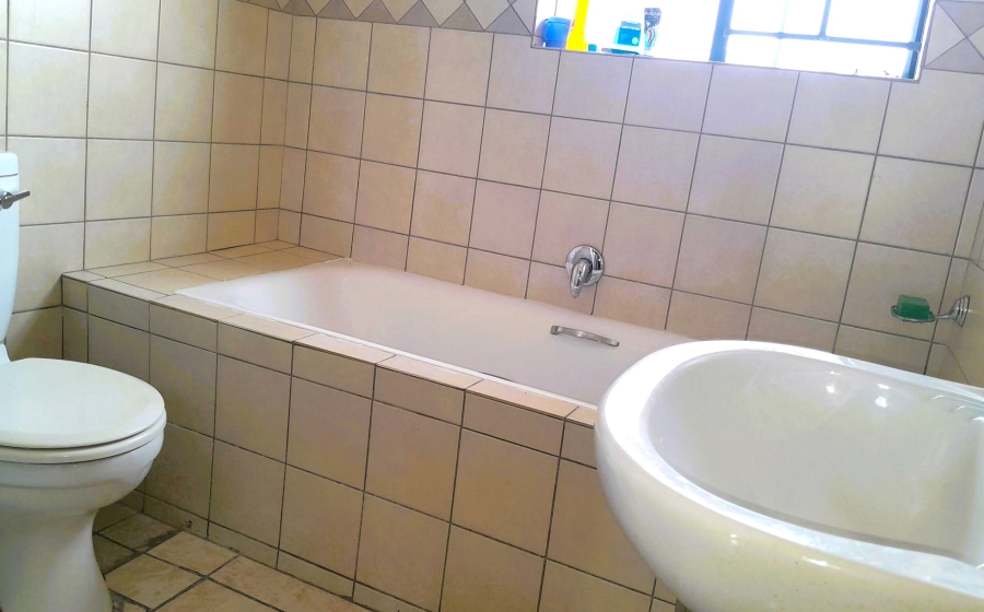 2 Bedroom Property for Sale in Noordwyk Gauteng